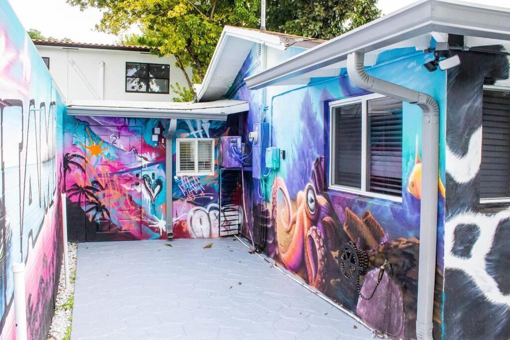 Cozy & Colorful Miami Art Canvas W/Hottub & Murals エクステリア 写真
